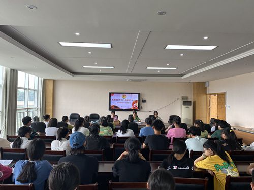 黃山旅游管理學校舉行第36期新團員入團宣誓儀式