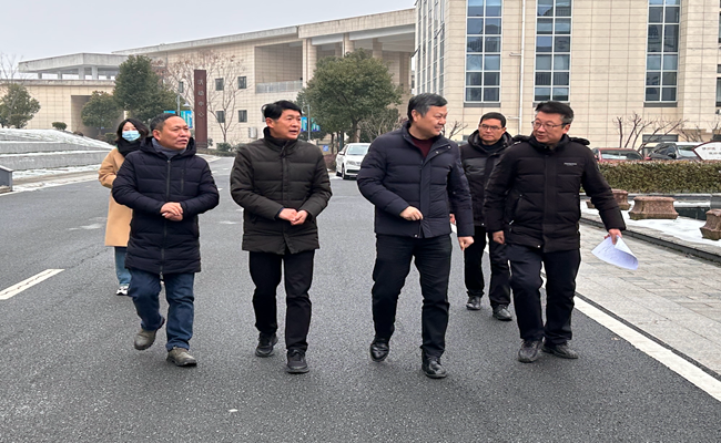 區(qū)委教育工委書記、局長(zhǎng)汪雷春一行蒞臨我校檢查指導(dǎo)工作