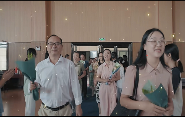【視頻回顧】大力弘揚(yáng)教育家精神，加快建設(shè)教育強(qiáng)國——黃山旅游管理學(xué)校舉行第40個(gè)教師節(jié)慶?；顒?dòng)