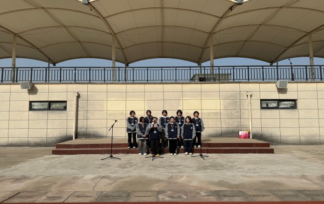 國旗下的思政課   